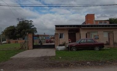 VENDO CASA CON QUINCHO 300 M2 CONSTRUIDOS