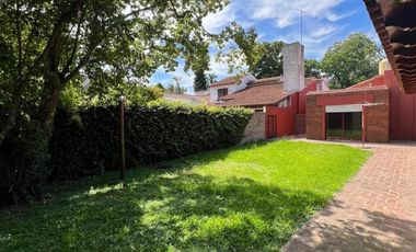 Casa de 3 AMBIENTES en venta