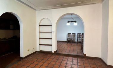 Casa de 3 AMBIENTES en venta