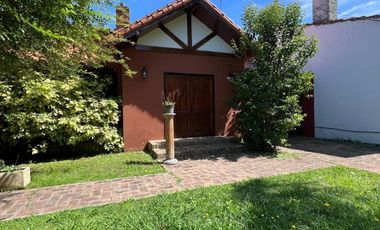 Casa de 3 AMBIENTES en venta