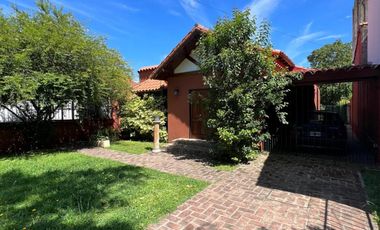 Casa de 3 AMBIENTES en venta