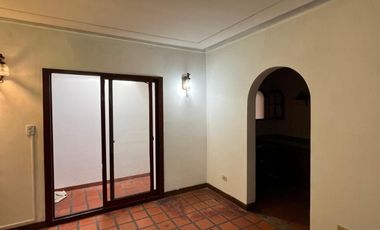 Casa de 3 AMBIENTES en venta