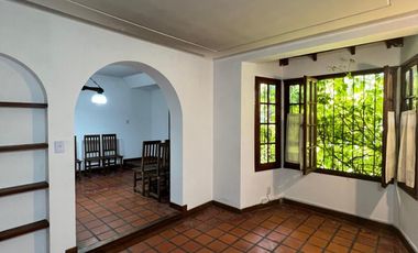 Casa de 3 AMBIENTES en venta