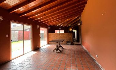 Casa de 3 AMBIENTES en venta