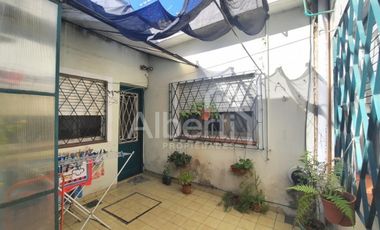 VENTA -  CASA P.H.. HAEDO. BARRIO GÜEMES. 3 AMBIENTES.