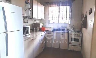 VENTA -  CASA P.H.. HAEDO. BARRIO GÜEMES. 3 AMBIENTES.