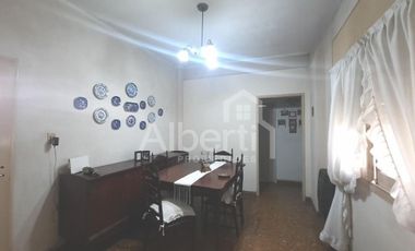 VENTA -  CASA P.H.. HAEDO. BARRIO GÜEMES. 3 AMBIENTES.