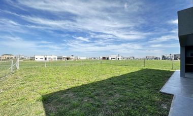 Alquiler de casa Barrio San Felipe con pileta- Canning