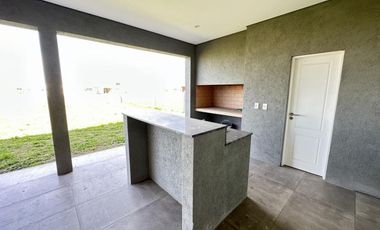 Alquiler de casa Barrio San Felipe con pileta- Canning