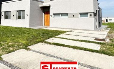 Alquiler de casa Barrio San Felipe con pileta- Canning