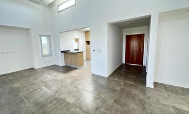 Alquiler de casa Barrio San Felipe con pileta- Canning