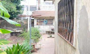 CHALET DE 4 AMBIENTES A REFACCIONAR EN VENTA - MORON NORTE