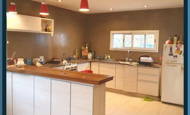 CASA EN BARRIO LA ALAMEDA