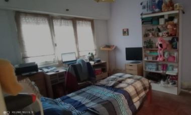 VENDO CHALET 3 AMBIENTES CON GARAGE Y PATIO