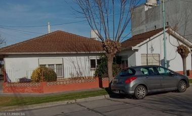VENDO CHALET 4 AMB EN VILLA PRIMERA