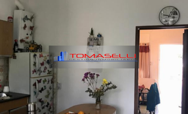 VENTA - CASA 3 AMBIENTES - SOBRE LOTE DE 8.66 x 36.84