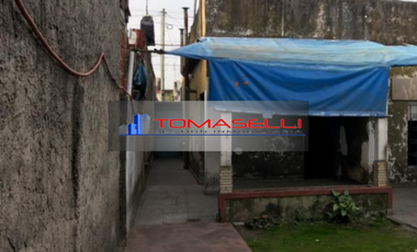 VENTA - CASA 3 AMBIENTES - SOBRE LOTE DE 8.66 x 36.84