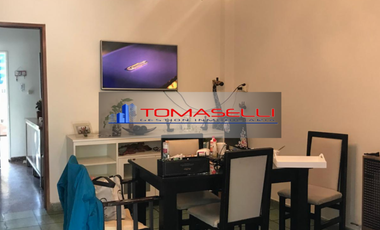 VENTA - CASA 3 AMBIENTES - SOBRE LOTE DE 8.66 x 36.84