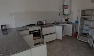 VENDO CASA 3 AMB  CON ENTRADA DE AUTOS SANTA ELENA