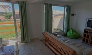 VENDO CASA 3 AMB  CON ENTRADA DE AUTOS SANTA ELENA