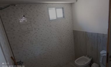 VENDO CASA 3 AMB  CON ENTRADA DE AUTOS SANTA ELENA