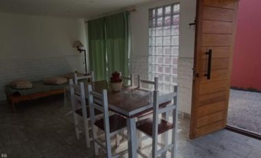 VENDO CASA 3 AMB  CON ENTRADA DE AUTOS SANTA ELENA