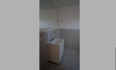 VENDO CASA 3 AMB  CON ENTRADA DE AUTOS SANTA ELENA
