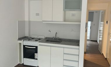DEPARTAMENTO DE 2 AMB. CON BALCON AL FRENTE.