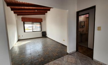 EN ALQUIER DEPARTAMENTO SIN EXPENSAS 2 DORMITORIOS
