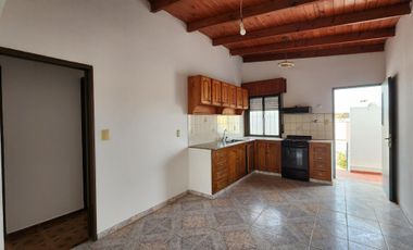 EN ALQUIER DEPARTAMENTO SIN EXPENSAS 2 DORMITORIOS