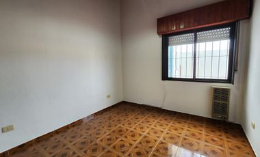 EN ALQUIER DEPARTAMENTO SIN EXPENSAS 2 DORMITORIOS