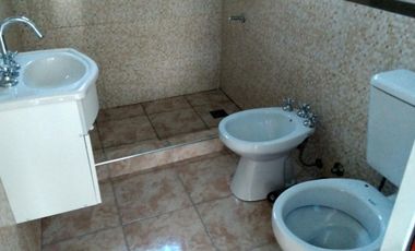 ALQUILER-ALDO BONZI- DEPARTAMENTO 3 AMBIENTES  PLANTA ALTA FRENTE