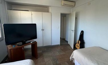 Casa de cinco ambientes en venta