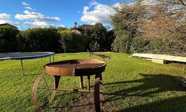 Casa de cinco ambientes en venta
