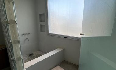 Casa de cinco ambientes en venta