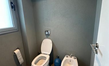 Casa de cinco ambientes en venta