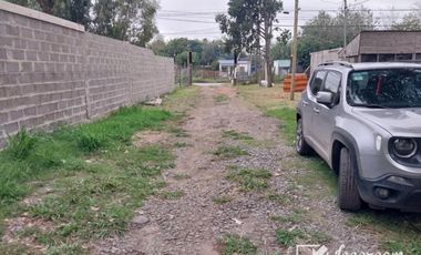 Quinta de 1.375 m2 con Chalet en Ingeniero Allan, Varela. Facilidades en cuotas.-