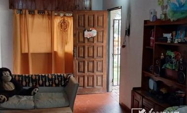 Quinta de 1.375 m2 con Chalet en Ingeniero Allan, Varela. Facilidades en cuotas.-