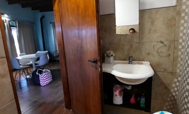 Vivienda moderna con amplio terreno, en Lozano.