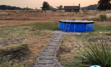 Vivienda moderna con amplio terreno, en Lozano.