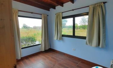 Vivienda moderna con amplio terreno, en Lozano.