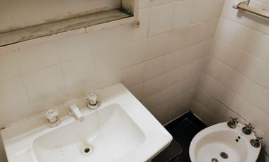 ALQUILER en Esmeralda al 800  Retiro 2 Ambientes SIN MUEBLES.