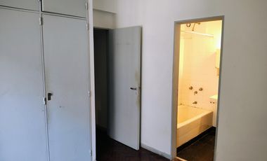 ALQUILER en Esmeralda al 800  Retiro 2 Ambientes SIN MUEBLES.