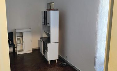 ALQUILER en Esmeralda al 800  Retiro 2 Ambientes SIN MUEBLES.