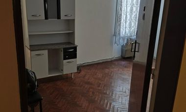 ALQUILER en Esmeralda al 800  Retiro 2 Ambientes SIN MUEBLES.