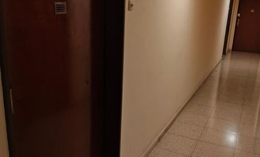 ALQUILER en Esmeralda al 800  Retiro 2 Ambientes SIN MUEBLES.
