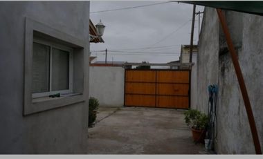 VENDO CASA CINCO AMBIENTES