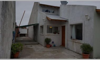 VENDO CASA CINCO AMBIENTES