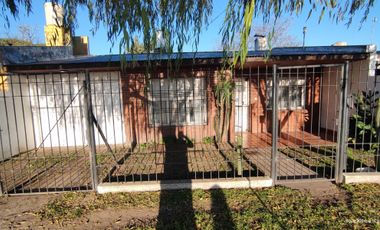 VENDO CASA EN QUEQUEN