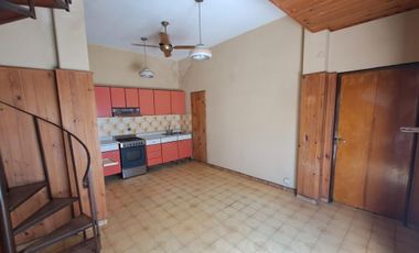 Ph De 4 Ambientes En Dos Plantas, Amplio, Garaje, Parrilla, Oportunidad